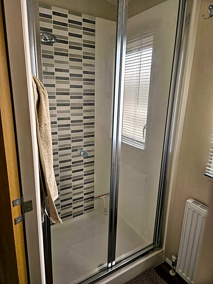 Lytham Luxe 6 Birth Caravan