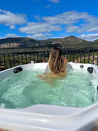 Diamantina Falls Boutique Hotel & Spa