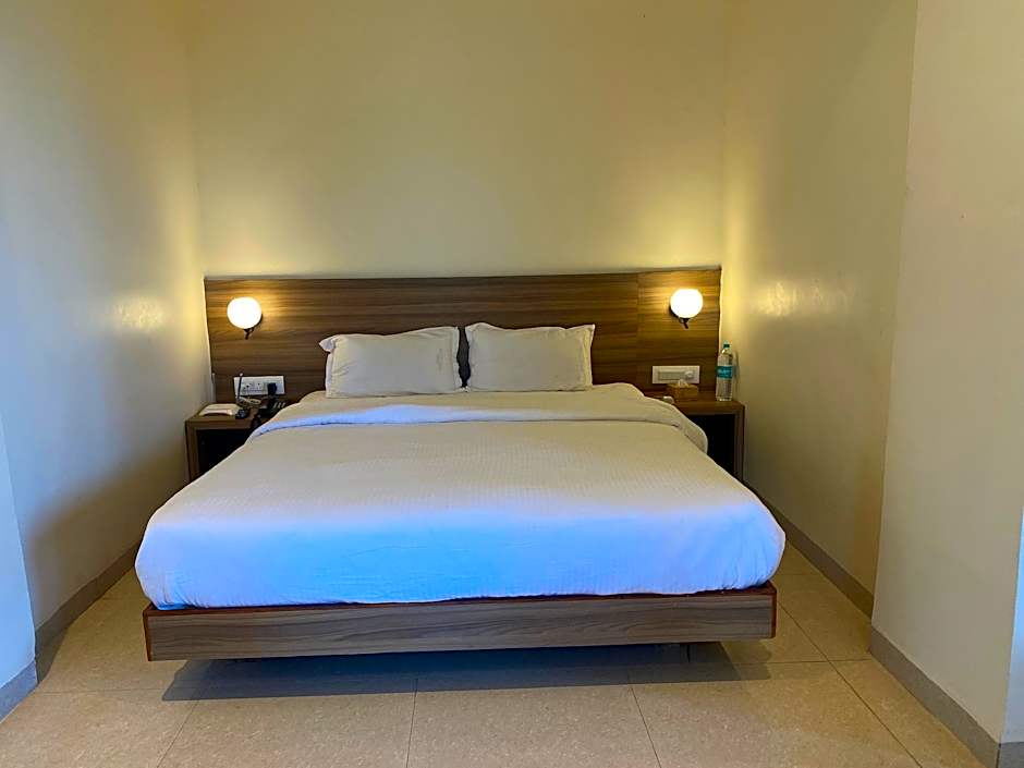 The Byke Skylark Seafront Resort, Dapoli