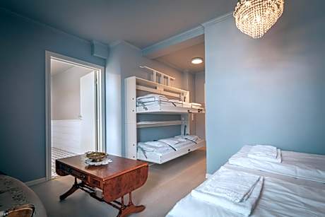 Family Room with Mountain View