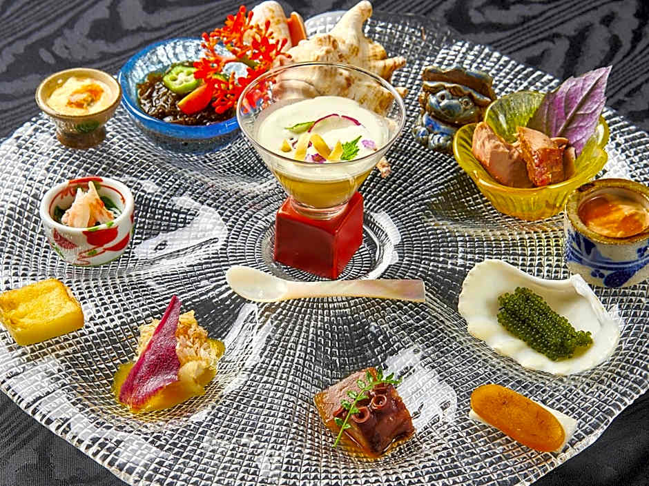 Hotel Shigira Mirage Beach Front