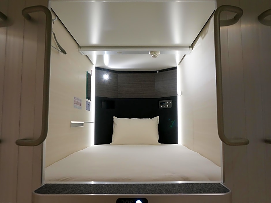 Akihabara Bay Hotel (Female Only)