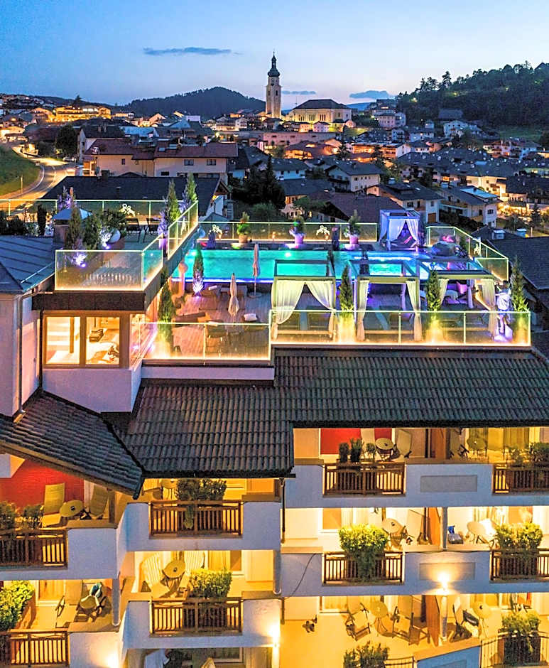 Abinea Dolomiti Romantic Spa Hotel