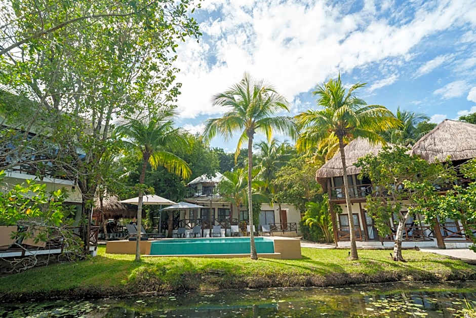 Azulea Bacalar Hotel & Spa - Lagoon Front