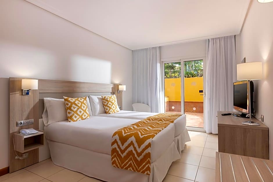 Landmar Costa los Gigantes Family Resort