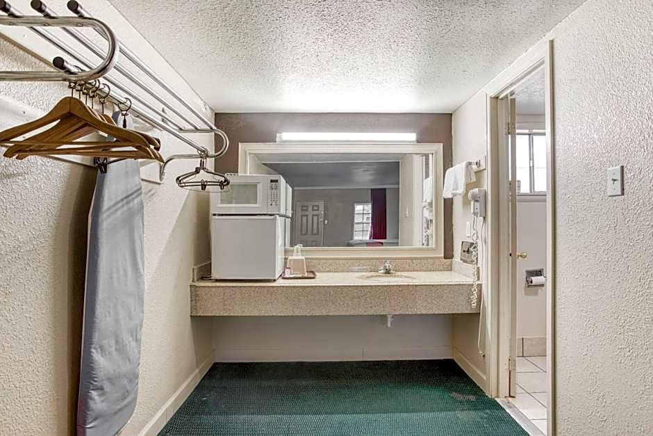 OYO Hotel Bald Knob near Searcy AR