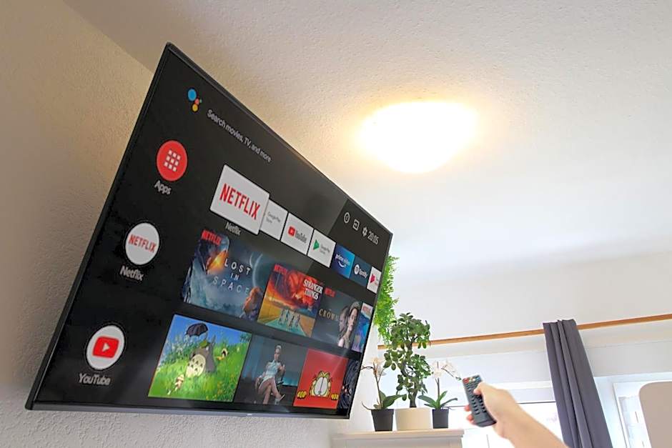 Hotel Ulm Zentrum - Komplettes Zimmer, Hochbett, Android TV & eigenem Bad - perfekt für Familien & Gruppen