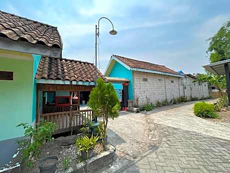 SPOT ON 93621 Kost Bu Tutik Syariah