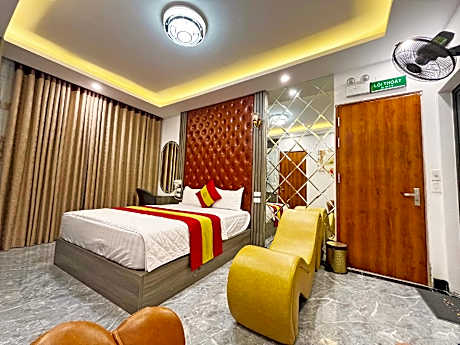 Queen Hotel - Mo Lao
