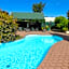 Commodore Court Motel