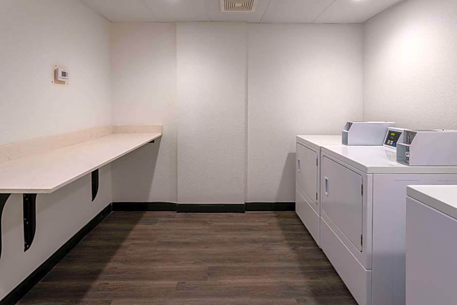 La Quinta Inn & Suites by Wyndham Maricopa - Copper Sky