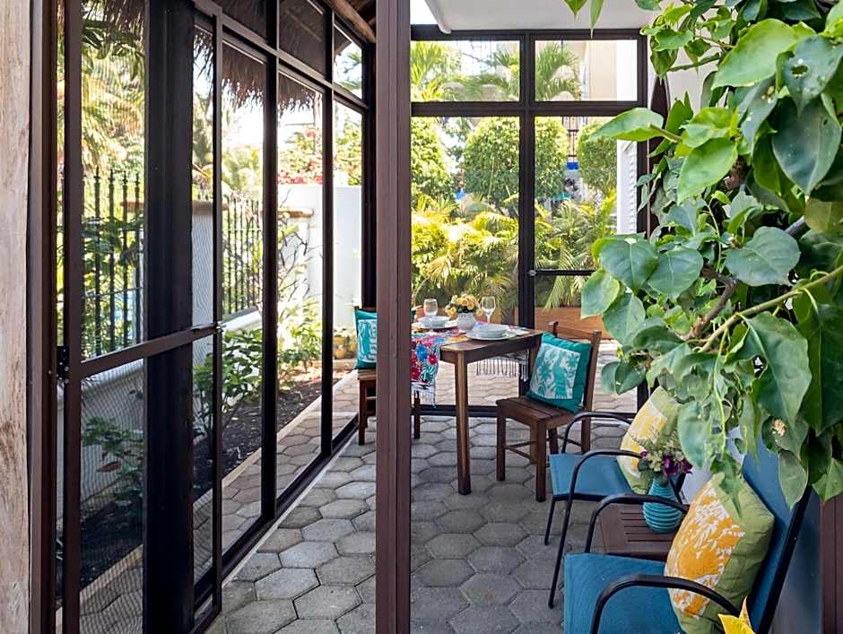 Casa Sonoma - Charming Condos Minutes from Beach & Reef