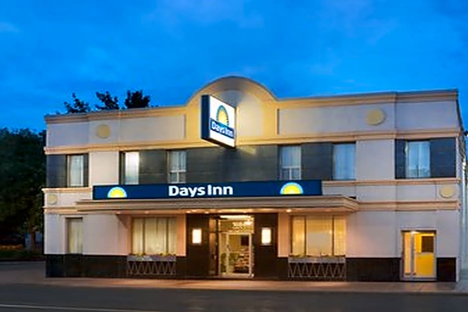 Days Inn by Wyndham Toronto East Beaches