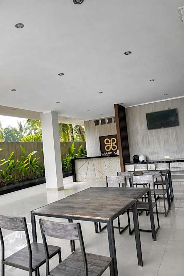 Grand Kuta Hotel Lombok - Pool - 43 inch Google TV - Strong 60Mbps WiFi - New Enhanced Management