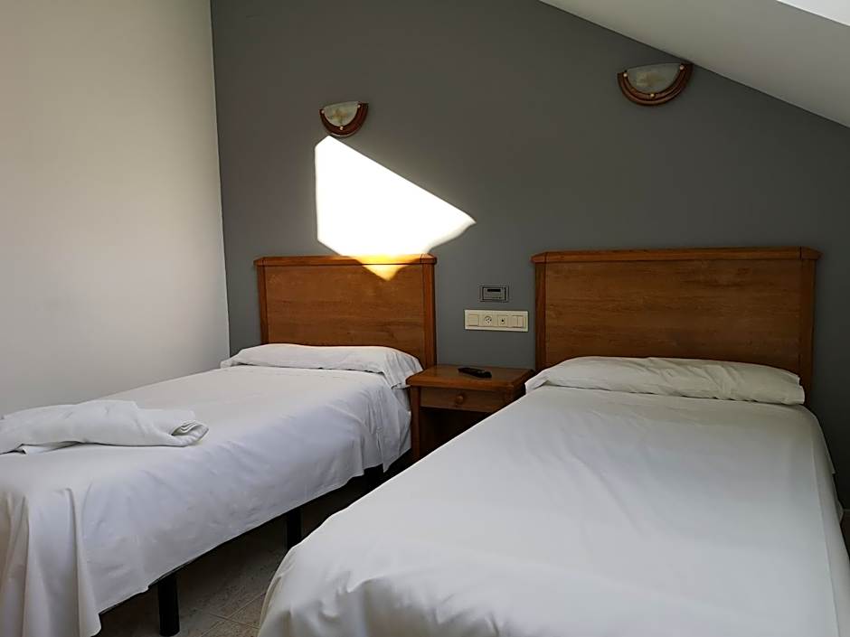Foto 1 daripada 6 — 1 Double Bed or 2 Beds