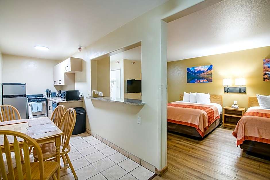 Glenwood Springs Cedar Lodge