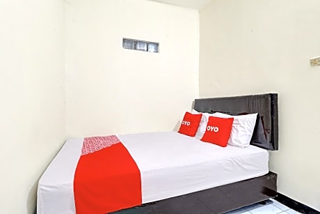 OYO Life 92685 Kost Arimbi