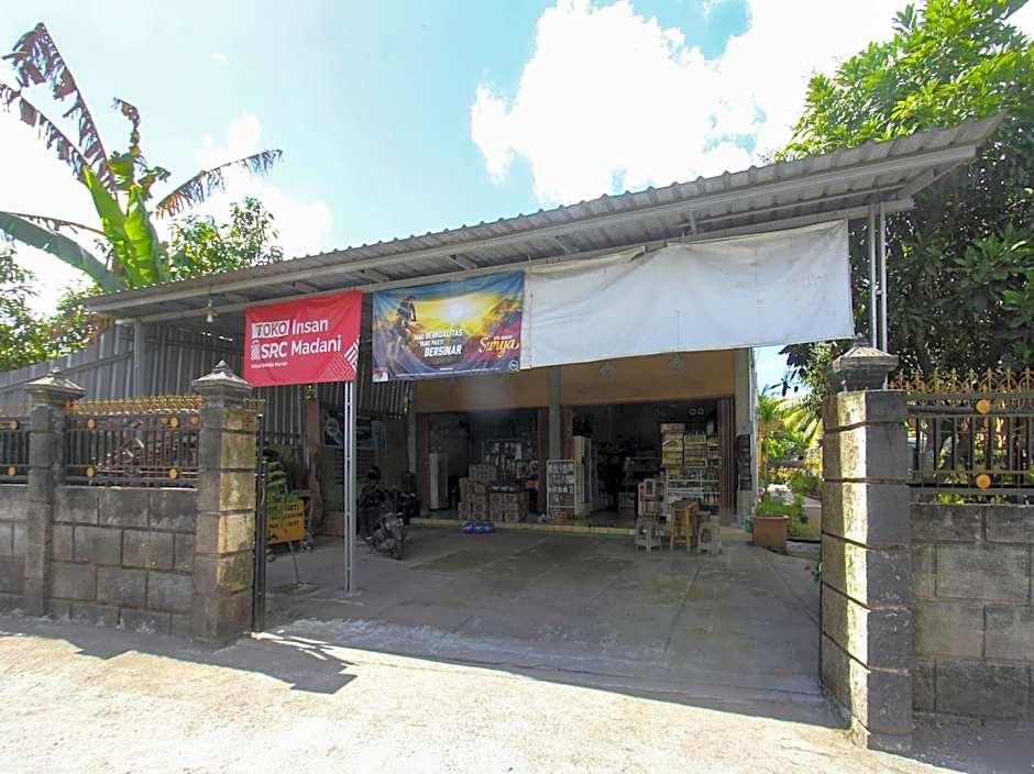 OYO Life 92829 Kos Insan Madani