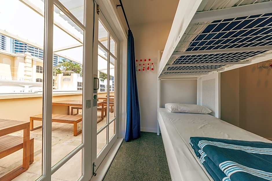 Maze Backpackers - Gold Coast