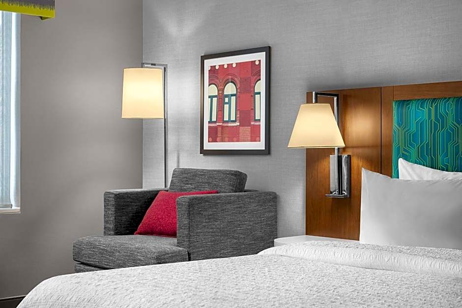 Hampton Inn & Suites Orangeville, ON