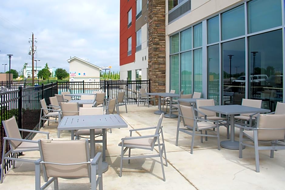 Holiday Inn Express & Suites West Memphis By IHG