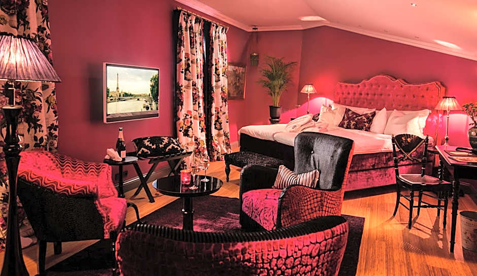 Dorsia Hotel & Restaurant