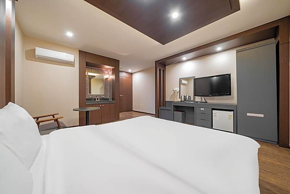 incheon Airport Hotel June