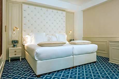 DOUBLE SIDE SEA VIEW ROOM