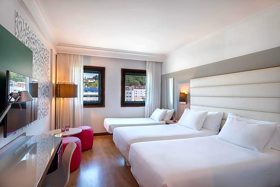 Hotel Santiago Plaza Affiliated by Meliá