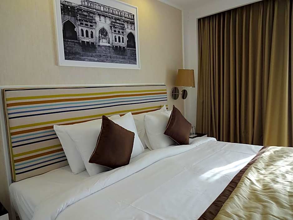 Amanora The Fern Hotels & Club