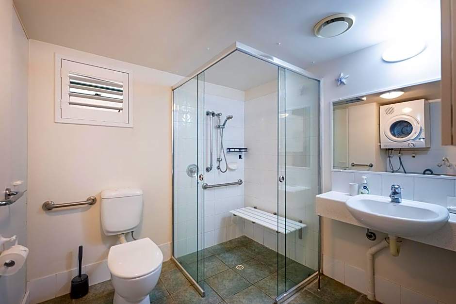 Noosa River Sandy Shores Hotel