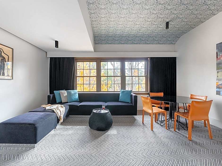 Peppers Gallery Hotel