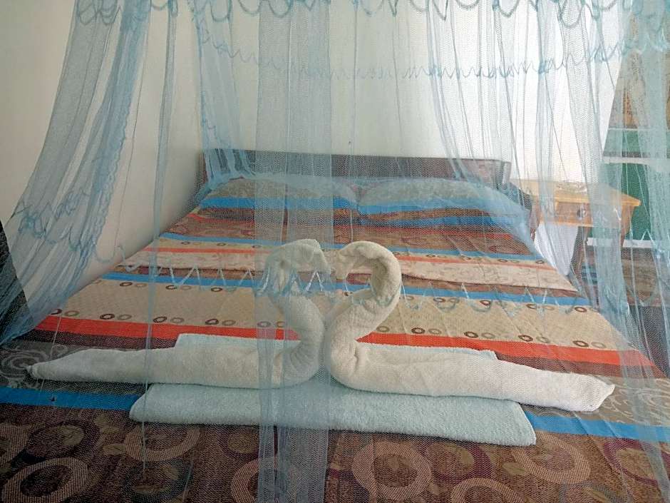 Jeno Tourist Inn