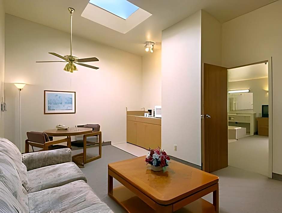 Costa Mesa Inn - Newport Beach Area