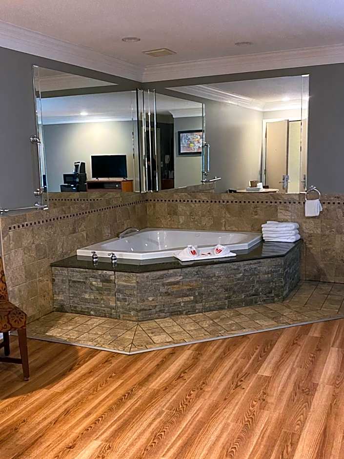 Econo Lodge At The Falls North