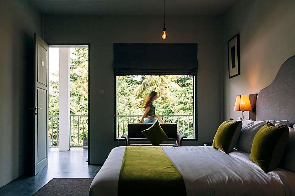 Lovina life Room & Cafe