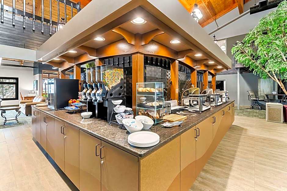 Heartland Inn & Suites, SureStay Collection by Best Western