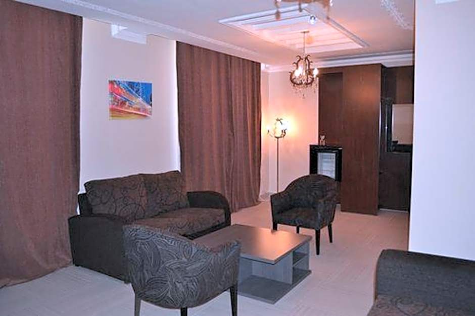Jardy Hotel & Suites