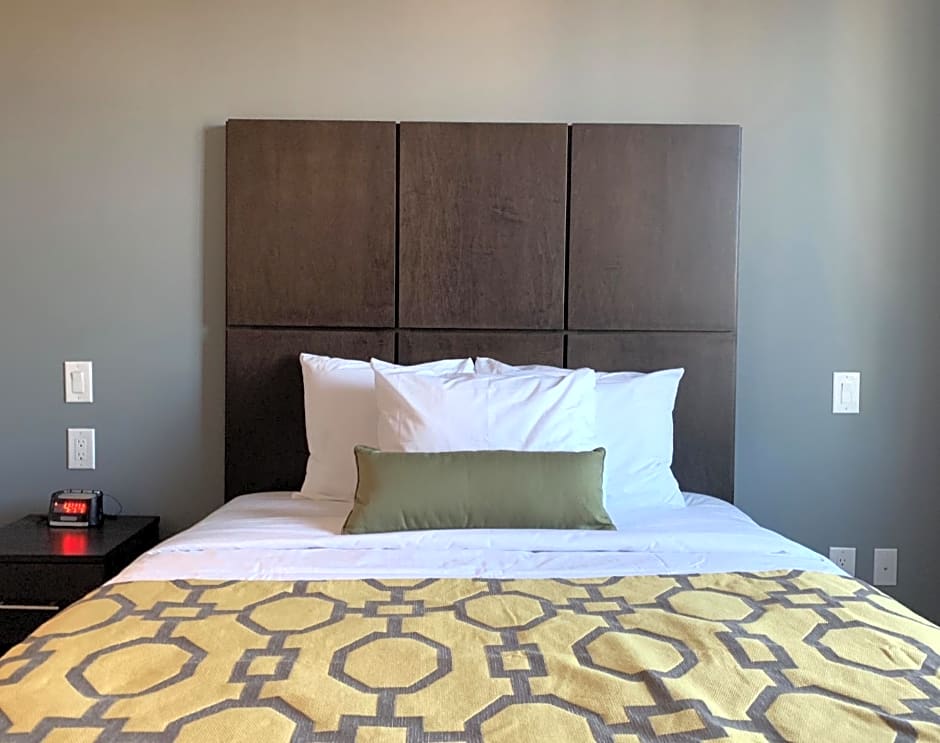 Voyage Hotel