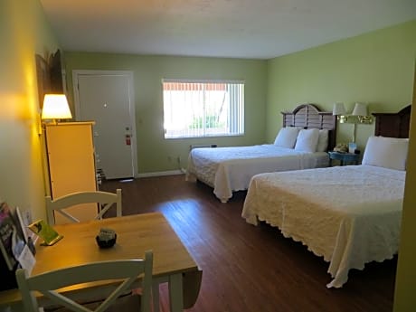 Standard Queen Room with Two Queen Beds