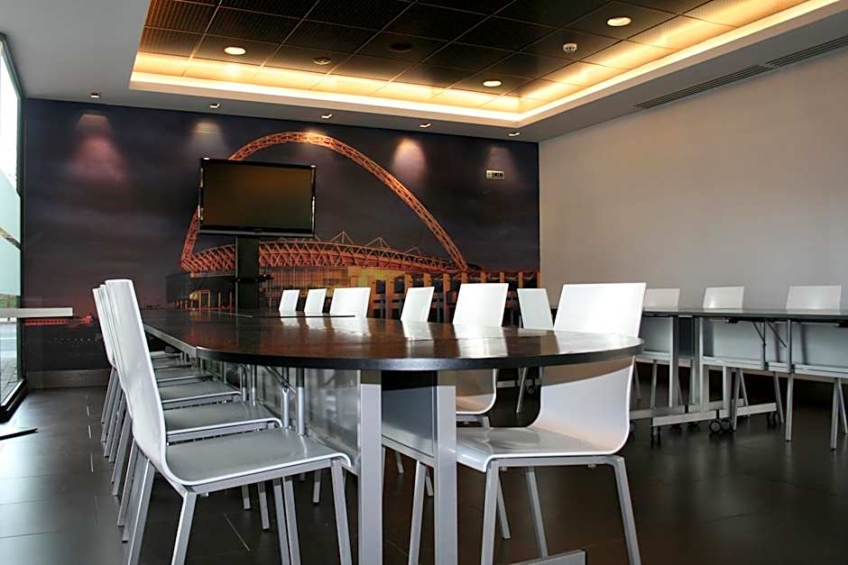 täCH Madrid Airport