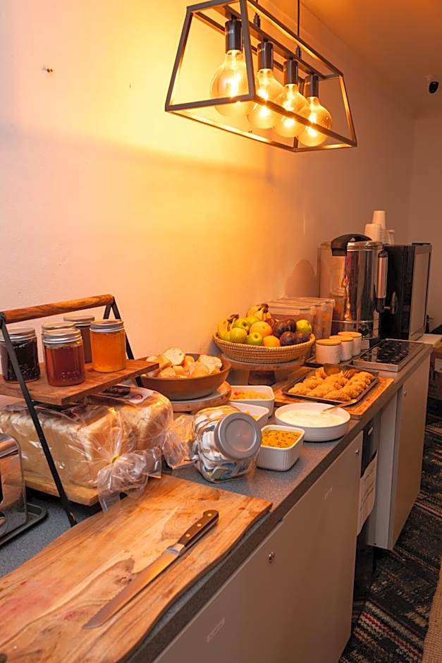 Urban Nomad Potts Point - 18 to 39 only