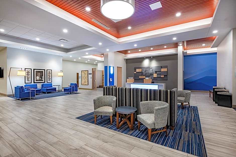 Holiday Inn Express & Suites - Lincoln Downtown By IHG