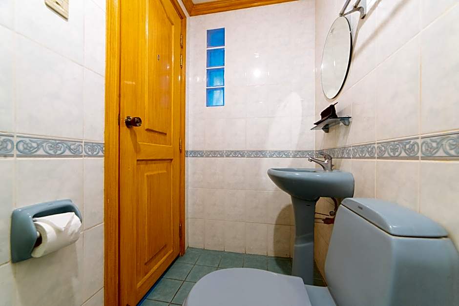 RedDoorz @ Arimbay Legazpi City