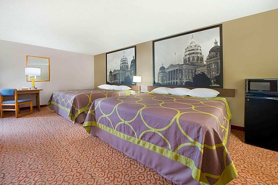 Super 8 by Wyndham Pella