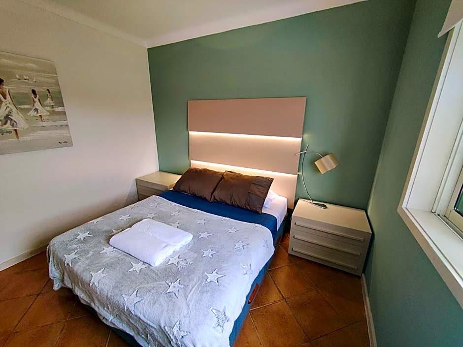 Vagueira Guest House & Beach Hostel