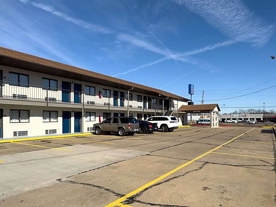 Motel 6-Dyersburg, TN