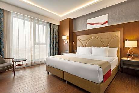 King Presidential Suite with One Kind Bed and Two Twin Beds -  Non-Smoking