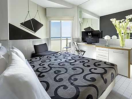 Standard Double or Twin Room with Partial Sea View