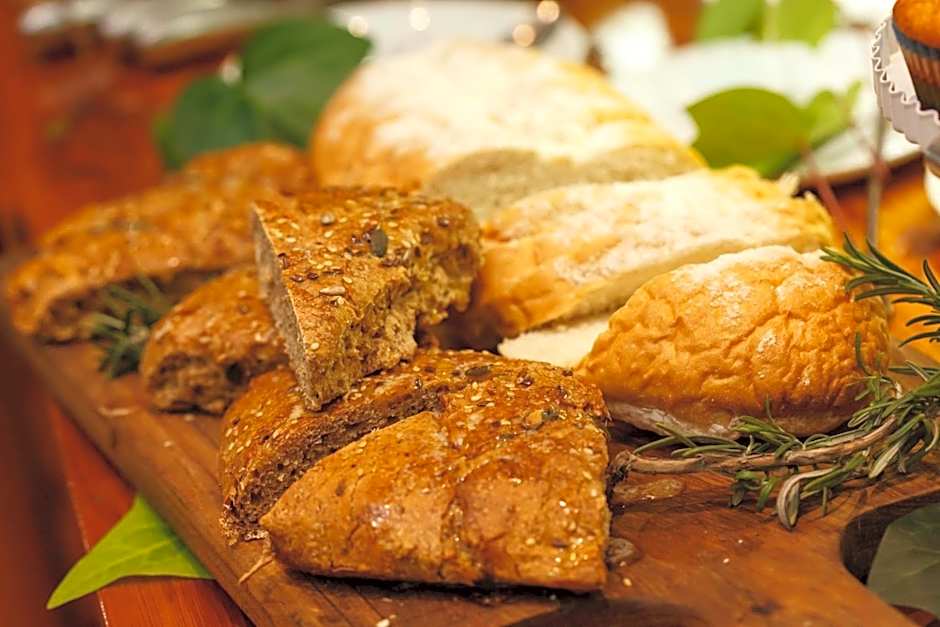 Riverside Guest Lodge